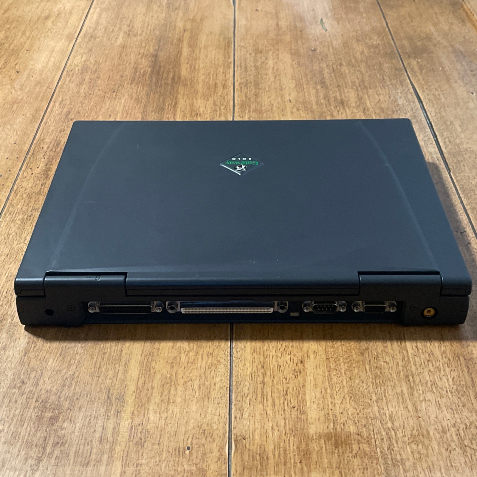 Gateway Solo 5150 Windows 98 Laptop