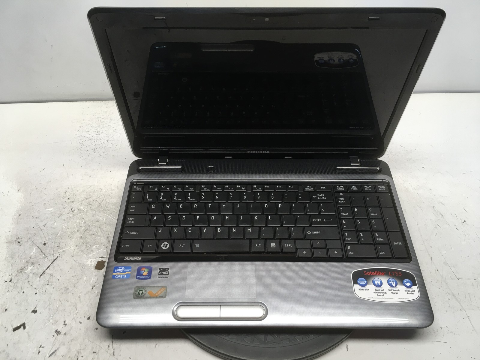 Toshiba Satellite L755-S5306 Intel i3-2330M 2.2GHz 4 GB NO HDD NO BATT