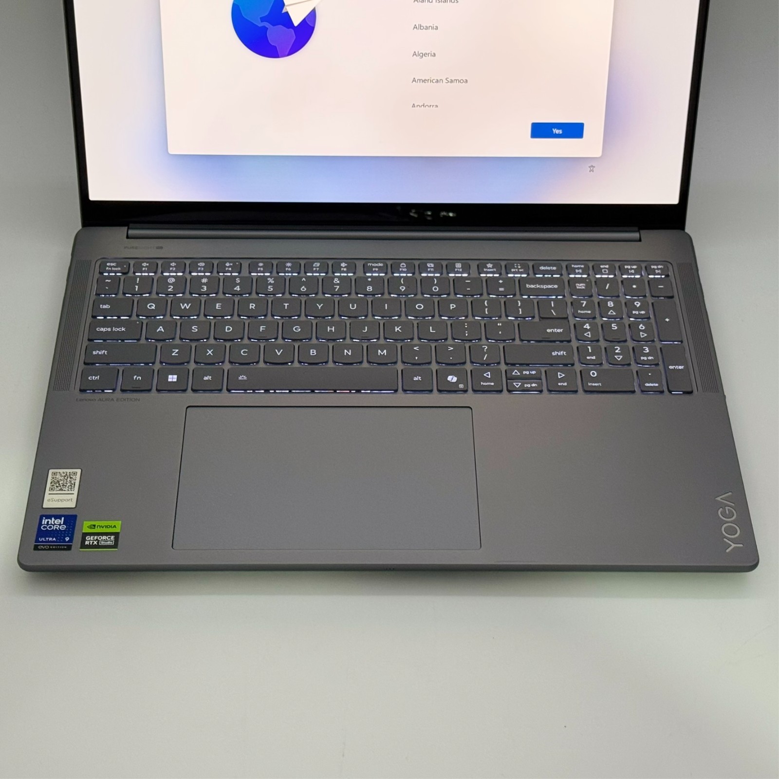 Lenovo Yoga Pro 9i 16″ 2.8K OLED Touch Ultra 9 285H RTX 5050 32GB 1TB Luna Grey