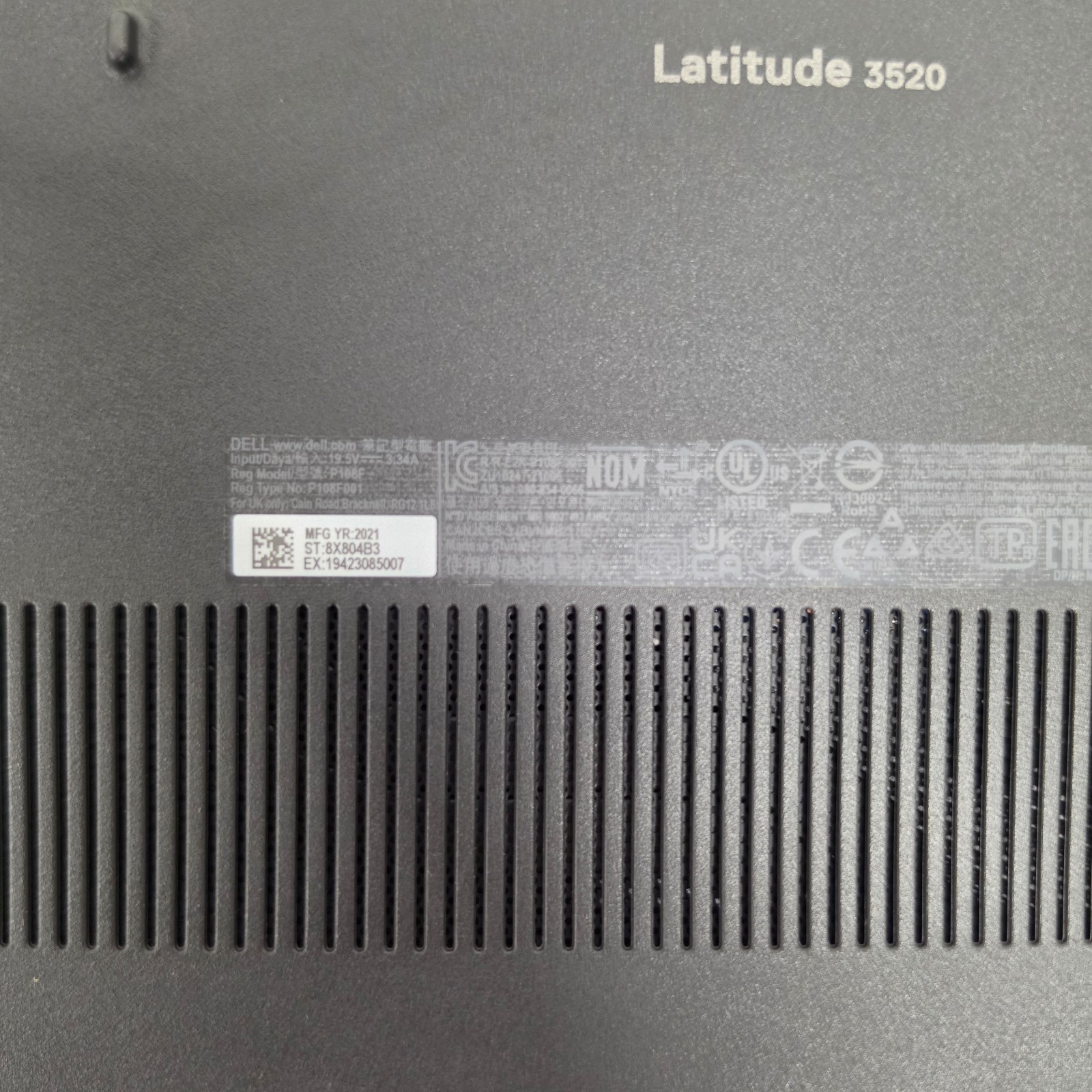 Dell Latitude 3520 15.6″ i5-1135G7 2.4Ghz Iris XE 8GB Ram Win 11 Pro Laptop