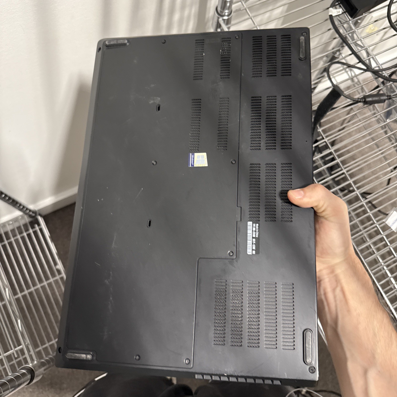 Lenovo ThinkPad P72 17″ Workstation Laptop Intel i7-8750H 24GB DDR4 No HDD NO OS