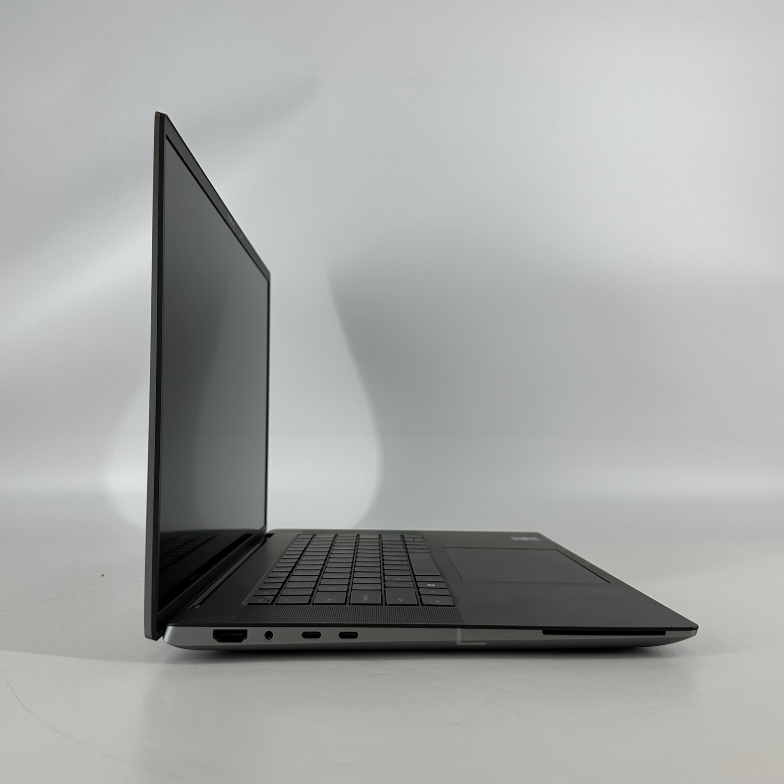 Dell Precision 5680 16 FHD+ 2.6GHz i9-13900H 32GB 1TB SSD RTX 2000 Ada Very Good