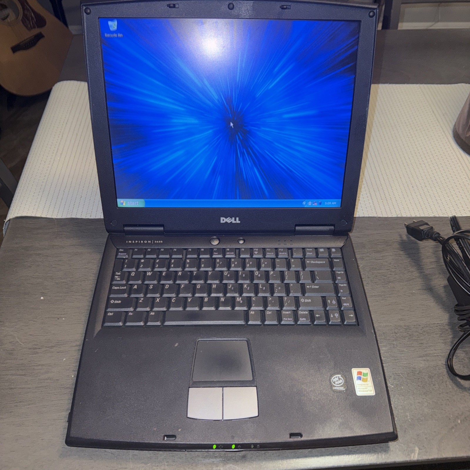 Dell Inspiron 2650 14″ Celeron 1.5GHZ 256MB 30GB 3 1/2 Floppy Disc Window XP