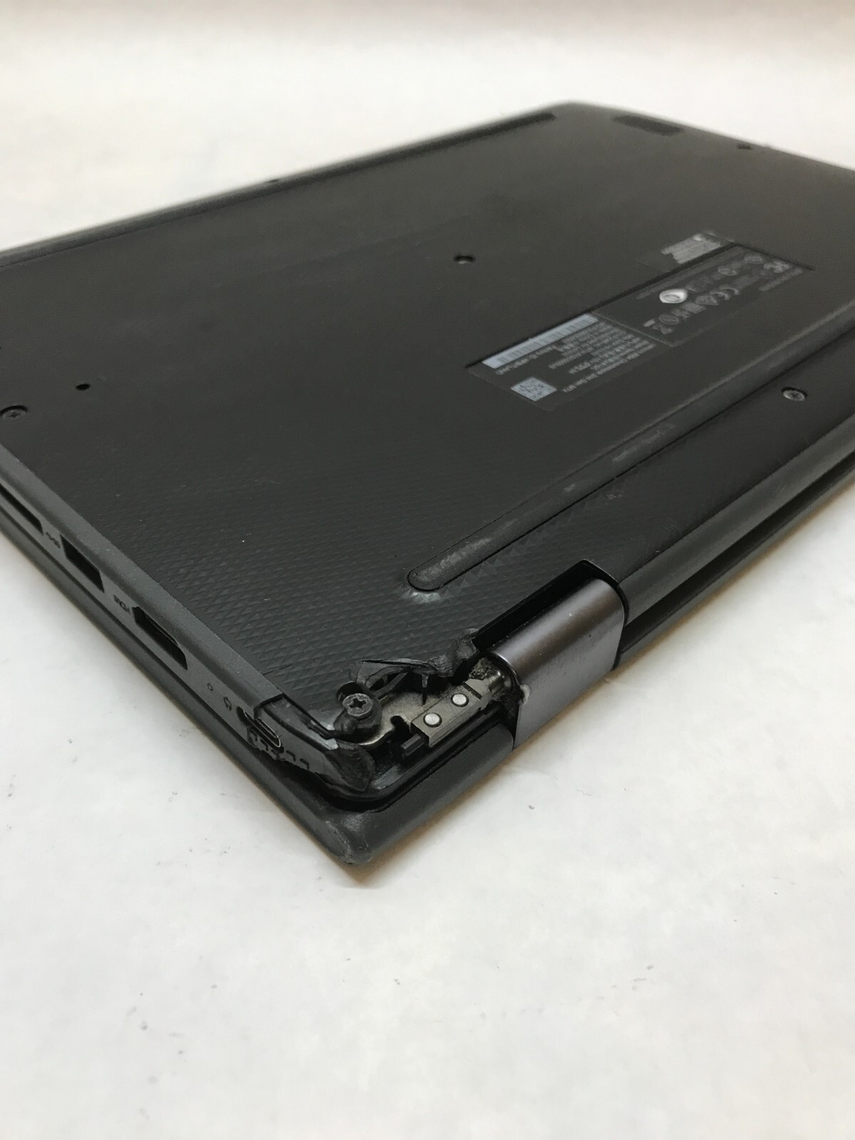 Lenovo 300e 2nd Gen Chromebook 11.6″ Intel Celeron 4GB RAM 32GB eMMC C-Grade -DW