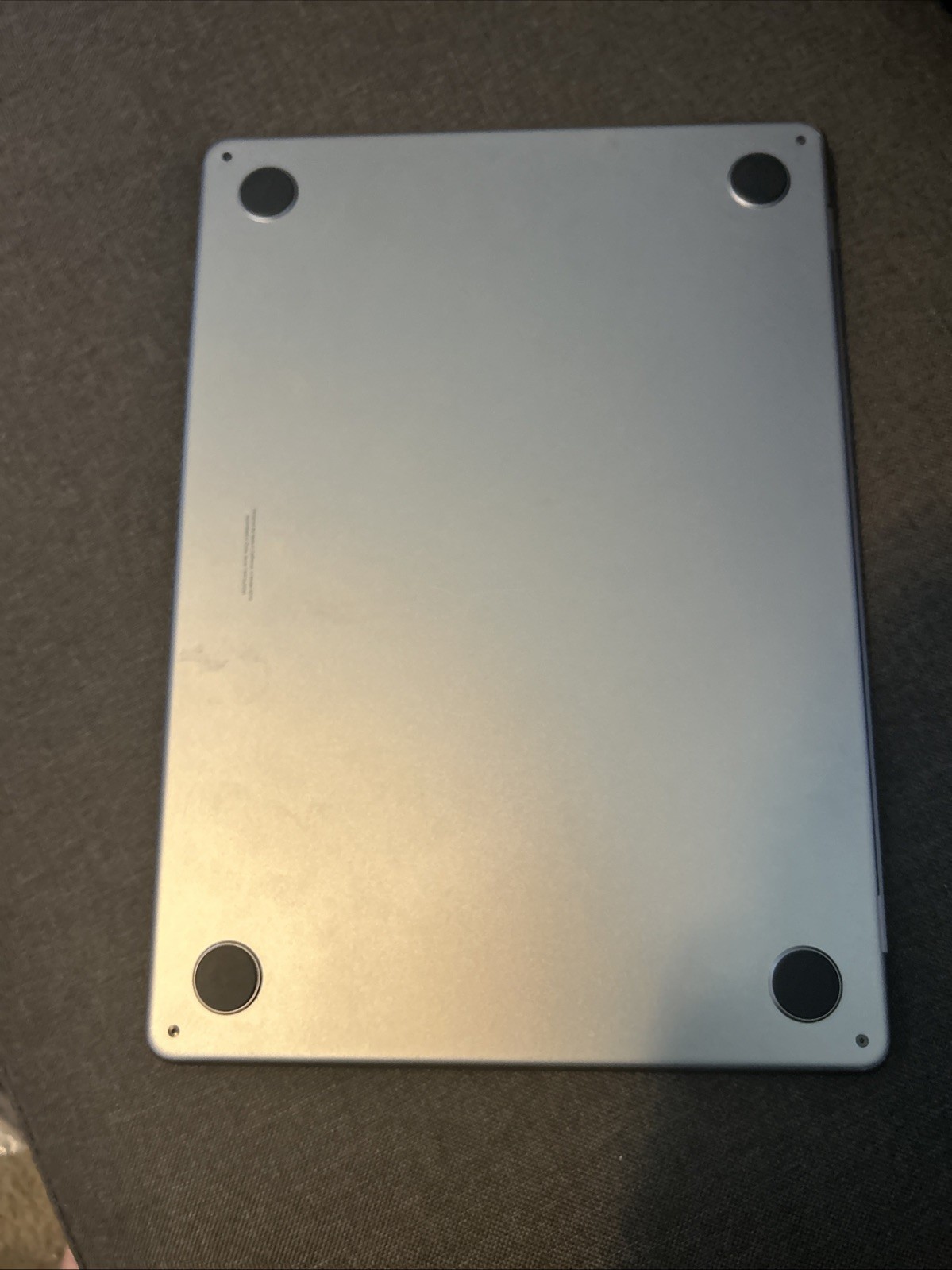 MacBook Air 13” 2024 Apple m3 Model. Very New Condition