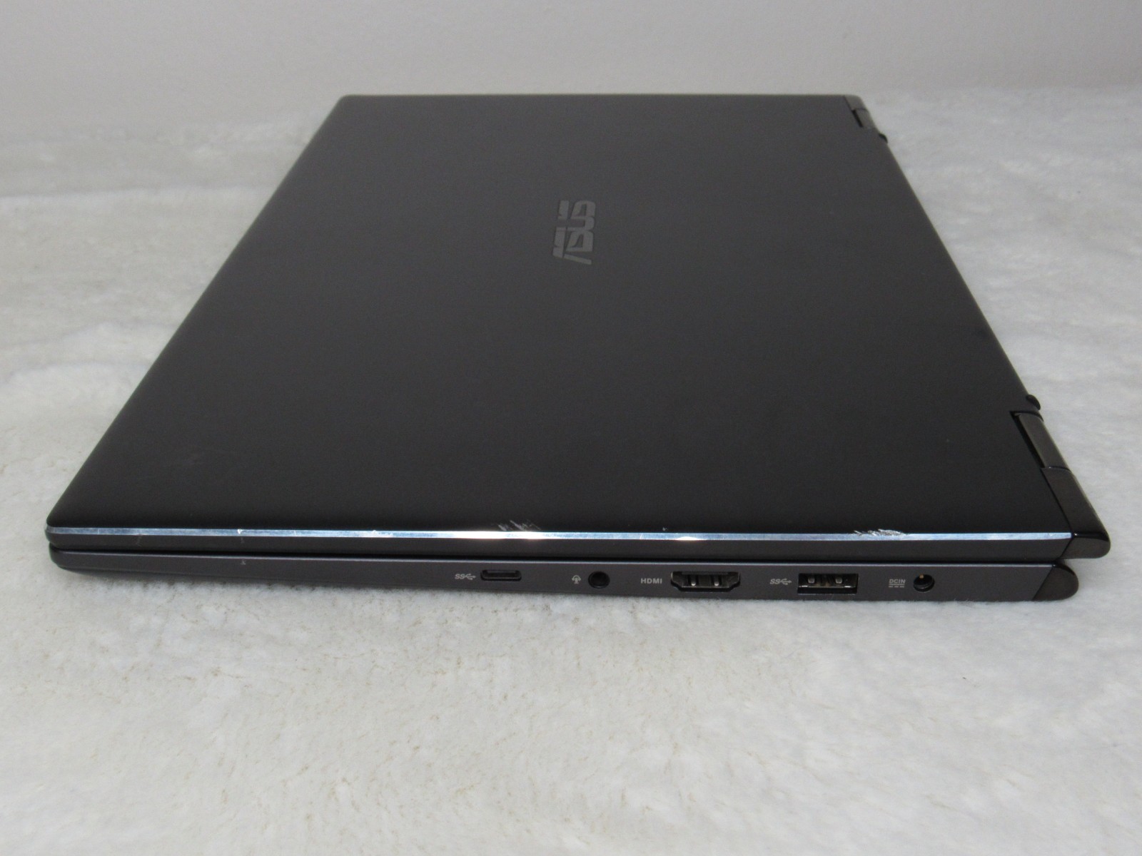 ASUS Q526F i7-10510U (FOR PARTS) – UNTESTED – DOES NOT TURN ON