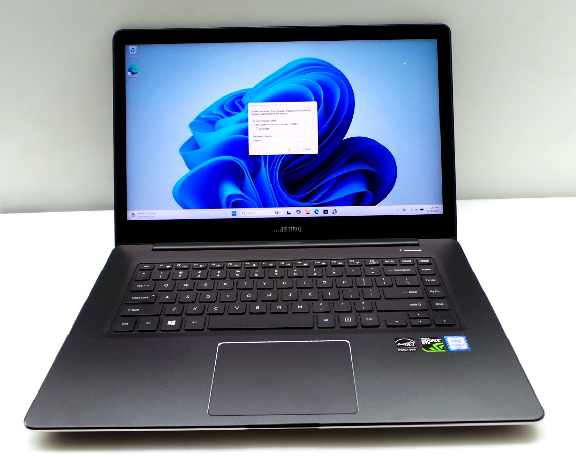 Samsung Notebook NP940Z5L | 15.6″ | i7-6700HQ | 8GB 256GB SSD | Touchscreen