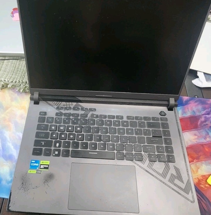ASUS ROG Strix G16 (2023), 16” 16:10 FHD 165Hz, GeForce RTX 4050 (FOR PARTS)