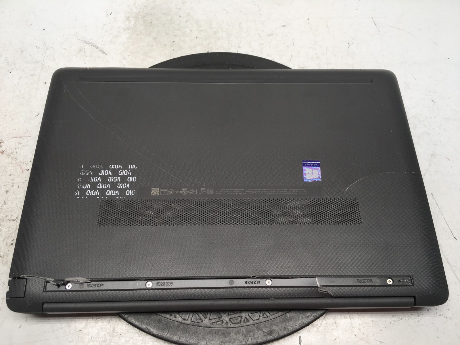 HP 255 G8 AMD Ryzen 5 3500U 2100MHz 4 GB NO HDD