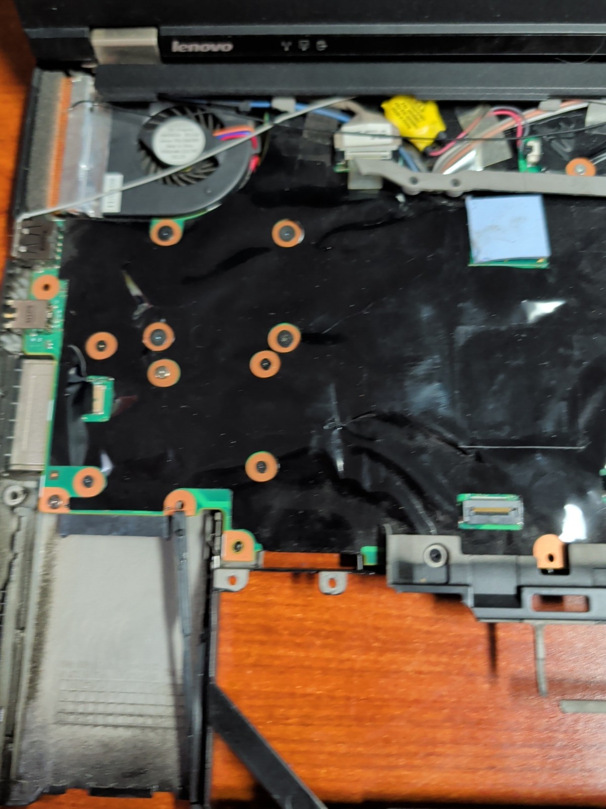 LENOVO THINKPAD T410S – FOR PARTS – INTEL CORE I5 See Pics. Parts****