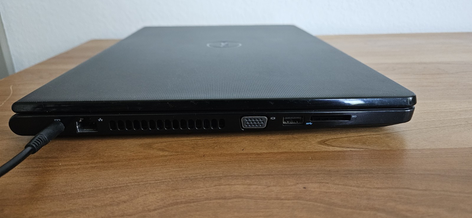 Dell Vostro 15 3000 Business Laptop 15.6″ DVD-RW Web Ethernet Wireless Bluetooth