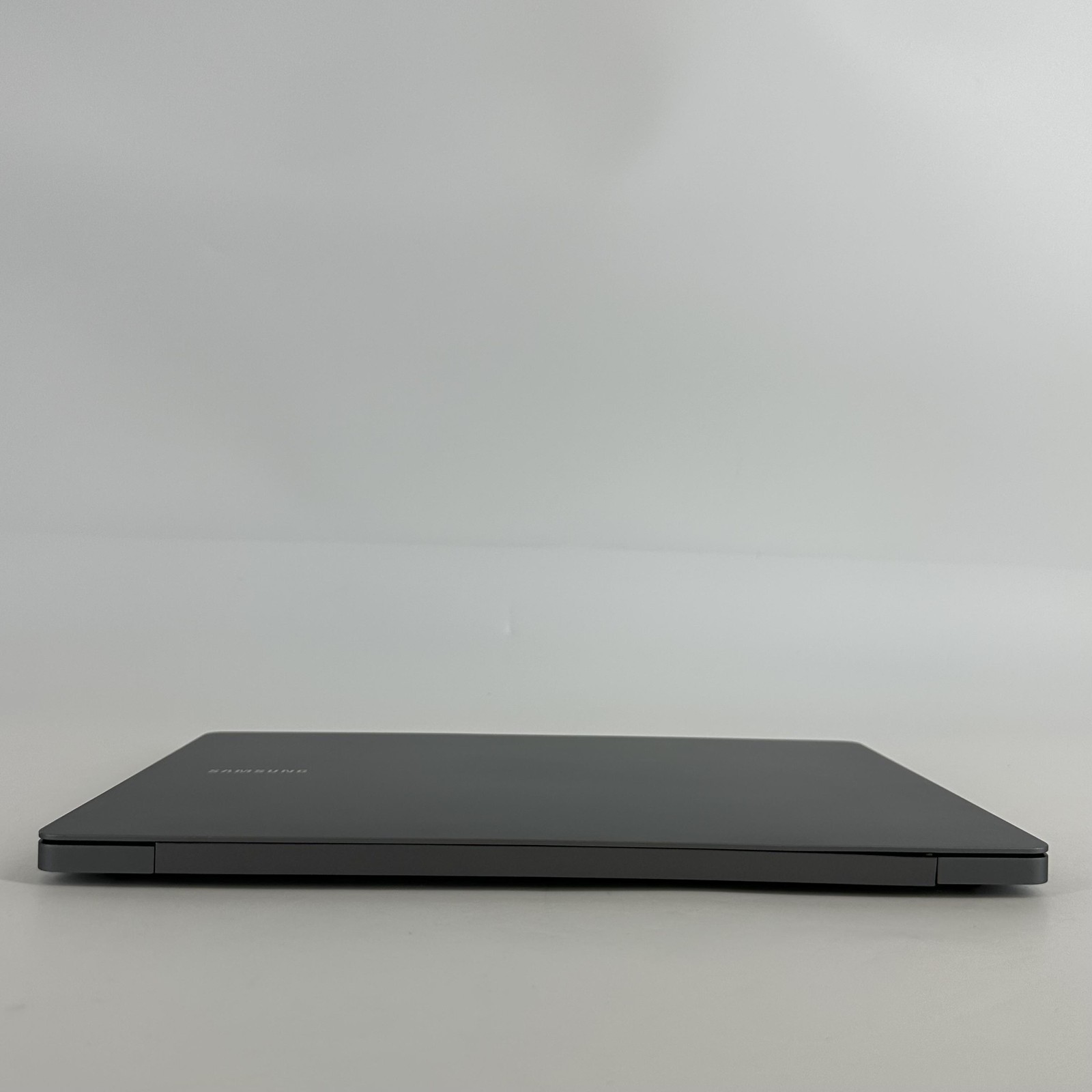 Samsung Galaxy Book5 Pro 14 QHD+ TOUCH Ultra 7 256V 16GB 512GB CRACKED SCREEN