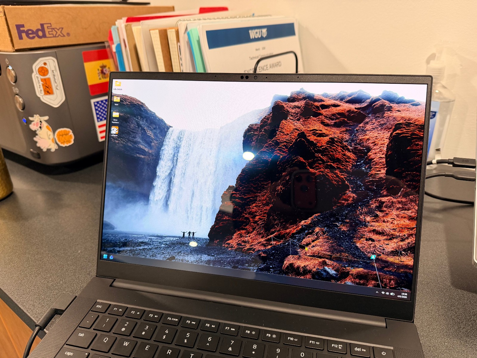Razer 14″ 2025 32GB, 5070 (Samsung SSD 990 PRO – 2TB)