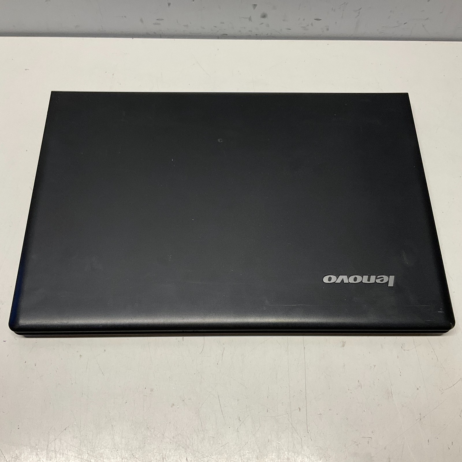 Lenovo IdeaPad 300-17ISK-i3-6100U@2.30GHz 4GB 256GB SSD Windows 10 Pro Laptop