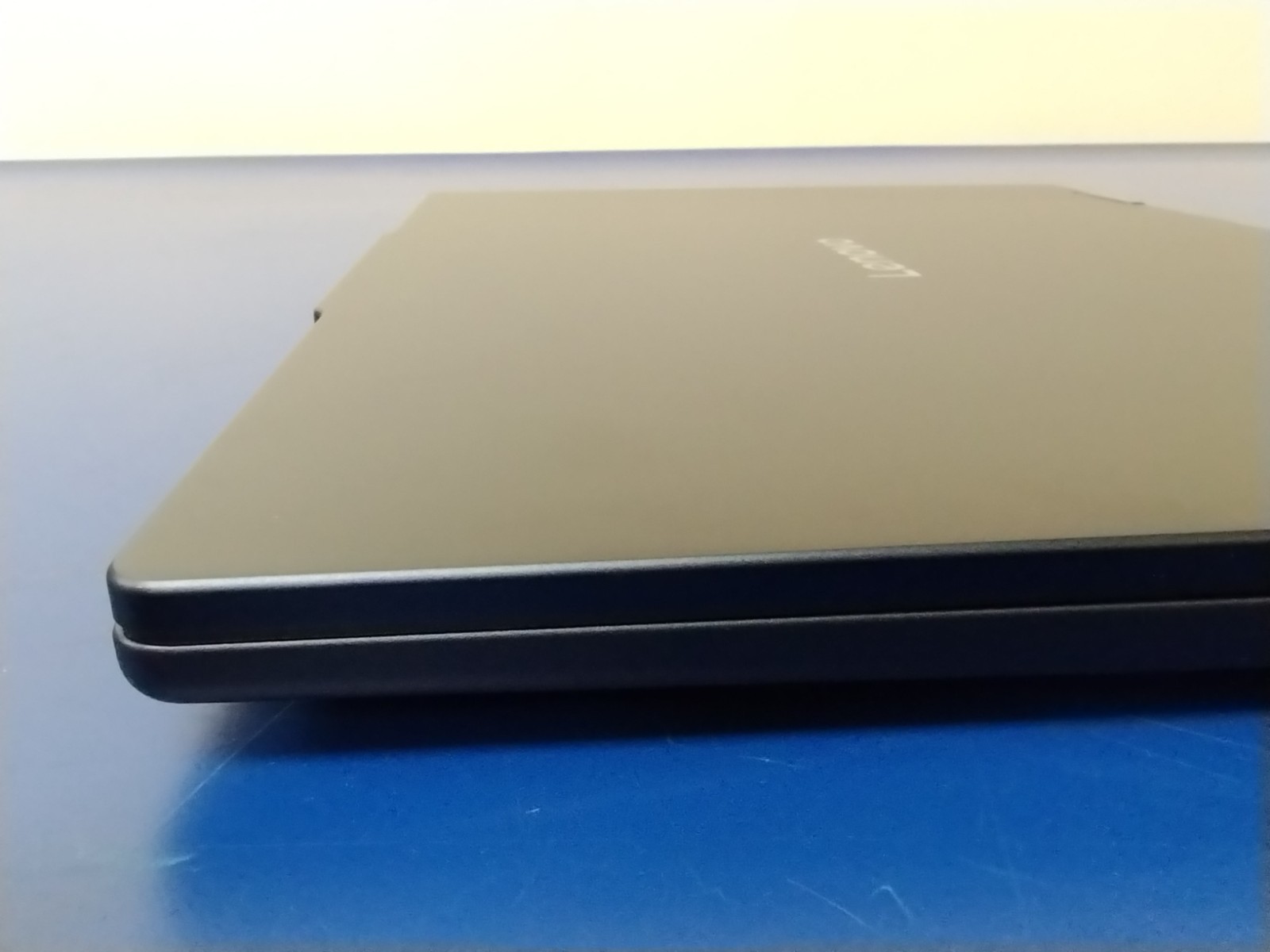 LENOVO IdeaPad 5 2-in-1 14AKP10 AMD Ryzen AI 7 350, 2.00 GHz 16 GB RAM 1 TB NVMe