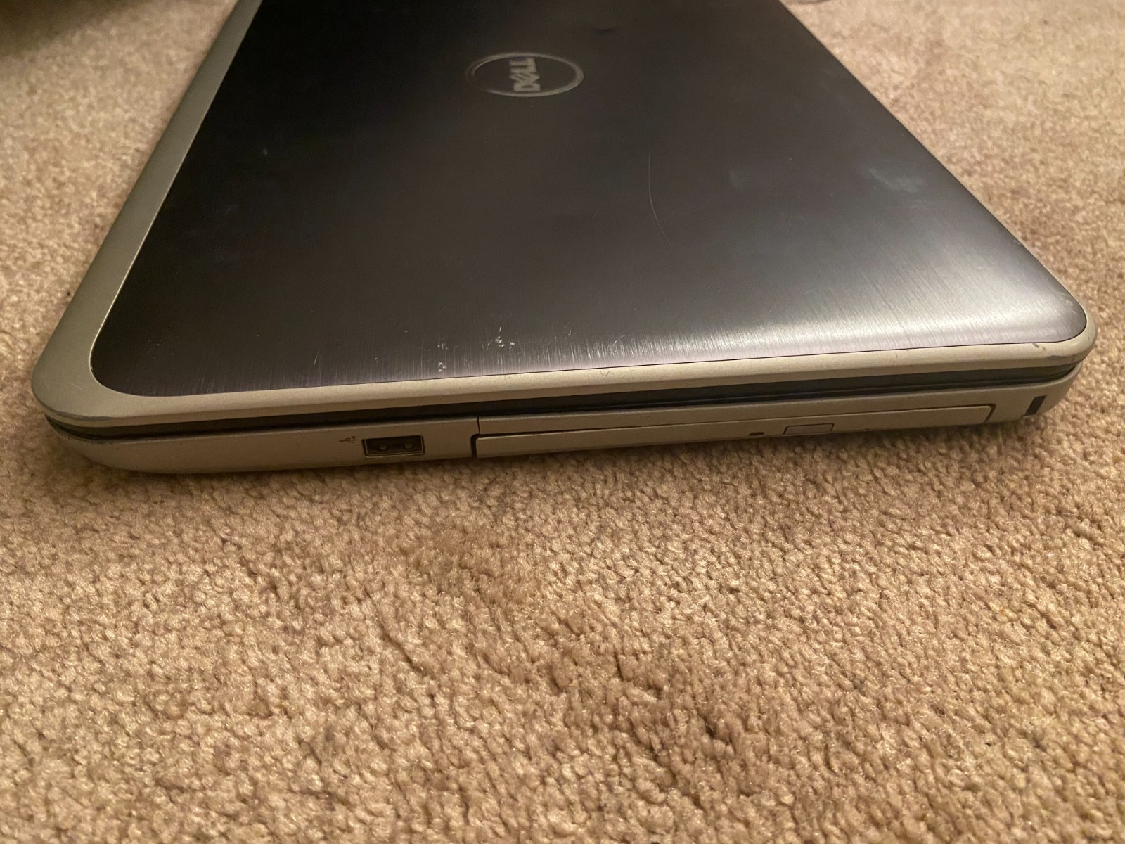 Dell Inspiron 15R-5537 (i5-4300U 256GB SSD 8GB RAM) Linux Mint READ DESCRIPTION