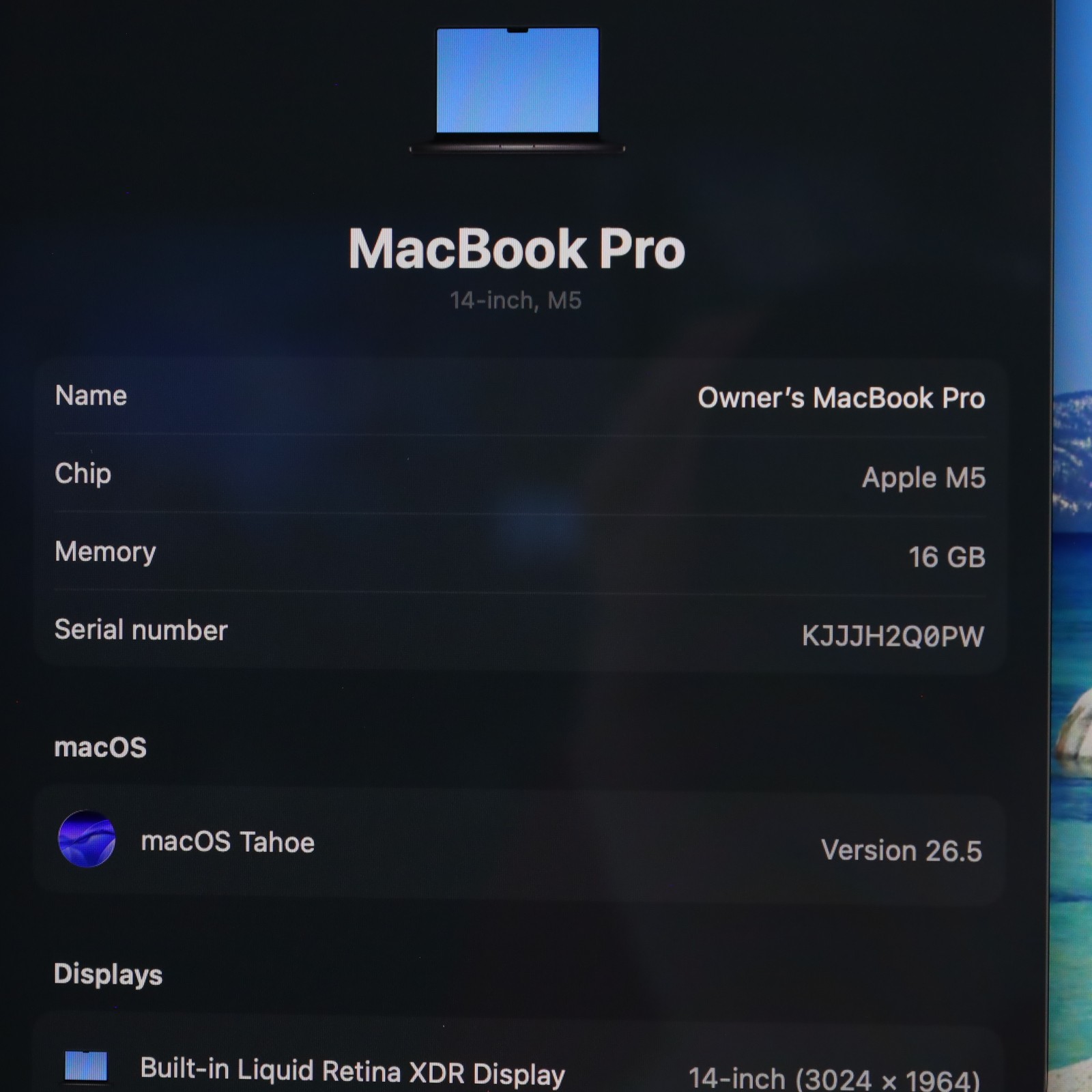 Apple MacBook Pro 2025 MDE04LL/A M5 Chip 10-Core GPU 16GB RAM 512GB SSD 14.2″