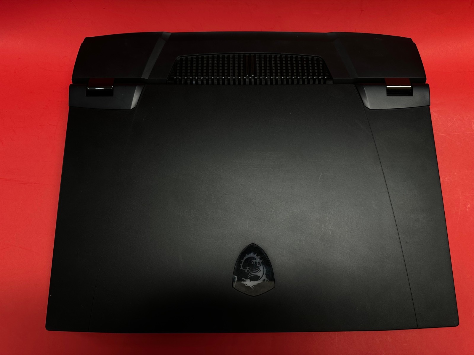 MSI Titan GT77HX Titan GT77HX – i9‑12900H No Drives – No Ram- Parts / Fix