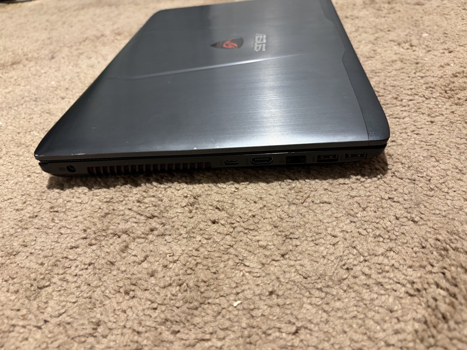 ASUS ROG GL552VW Core i7-6700 16GB 250GB SSD NVIDIA GTX 960M 15.6″ Gaming Laptop