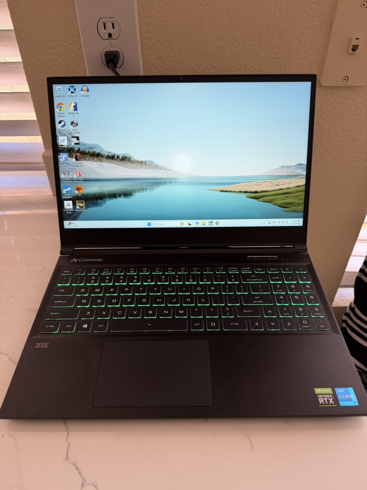 Gateway GGNC51518-BK Gaming laptop Intel i5-11400H 16GB RAM RTX 3050 512 GM NVMe