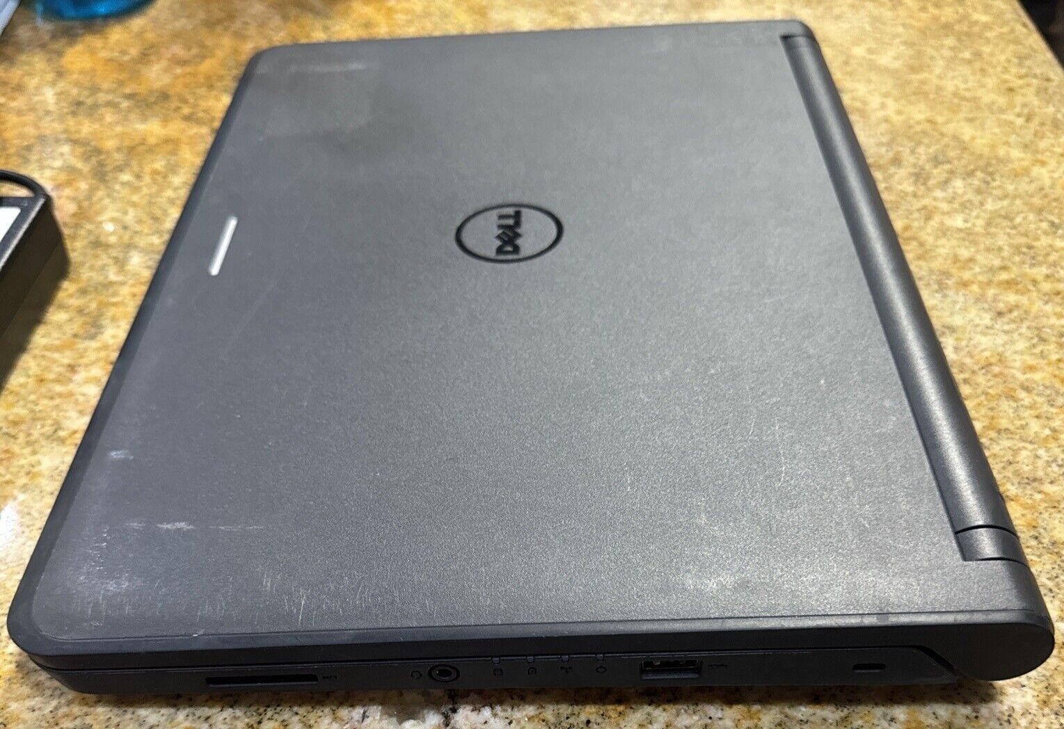 DELL LATITUDE 3340 13.3″ Core i3-4030U 1.90GHZ 4GB RAM 80GB SSD Windows 10 Pro