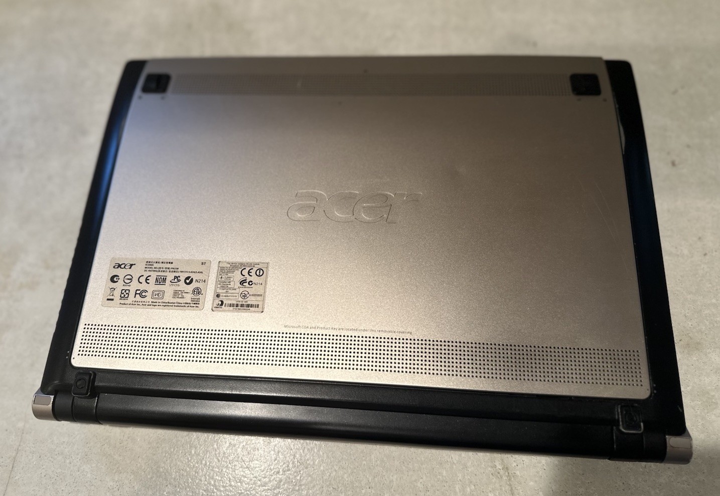 Acer Iconia 6120 PAU30 Dual Touch Screen Laptop Very Rare Windows 10 Upgraded