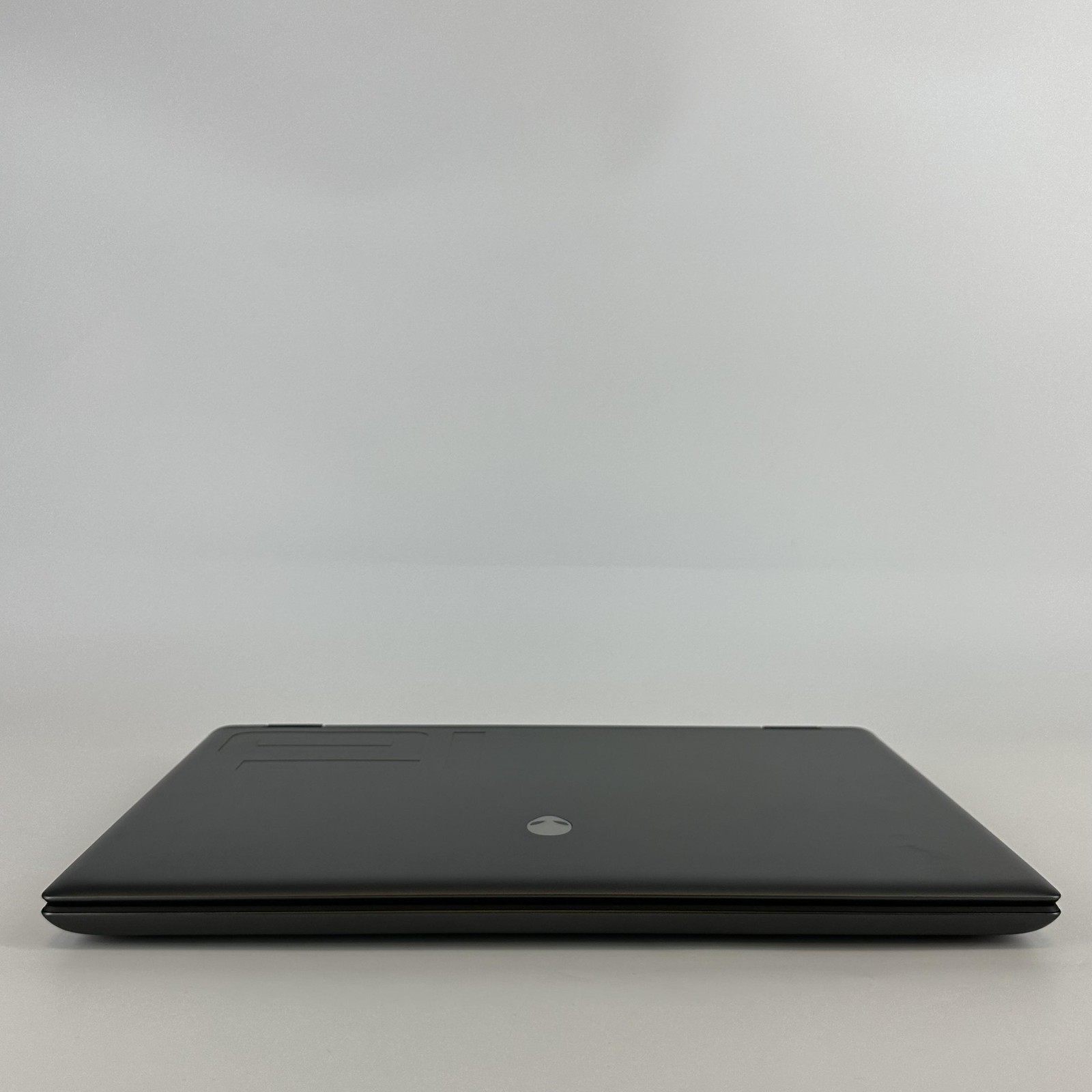 Dell Alienware M16 R2 16 QHD+ 1.4GHz Ultra 7 155H 16GB 1TB RTX 4070 Loose Hinge