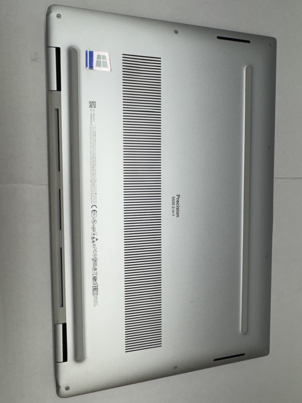 Dell Precision 5530 15.6″ Intel i5-8305G 8GB 256GB SSD NO OS / READ!!!!