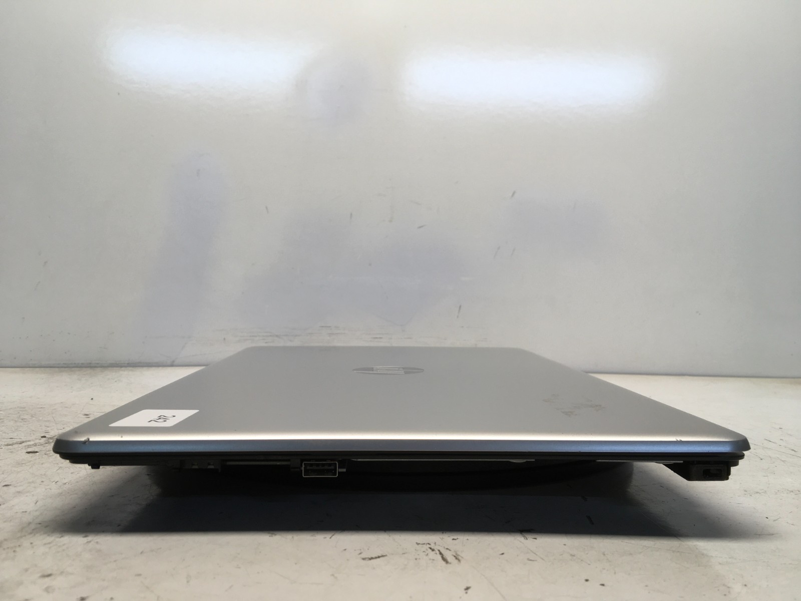 HP 17-CA1 AMD Ryzen 3 3200U 2600MHz 8 GB NO HDD
