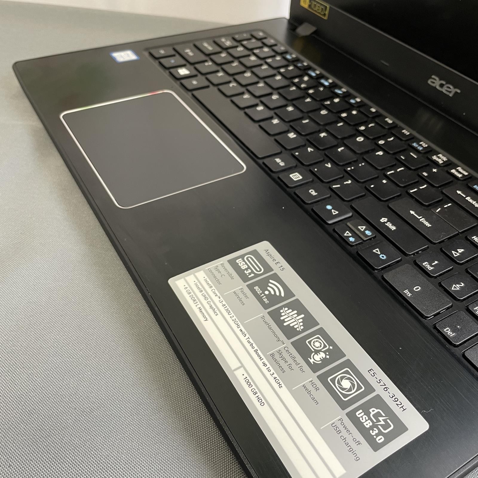 Acer Aspire E15 E5-576 15.6 in FHD, Core i3-8130U, 6 GB, 1TB HDD | Grade B/C