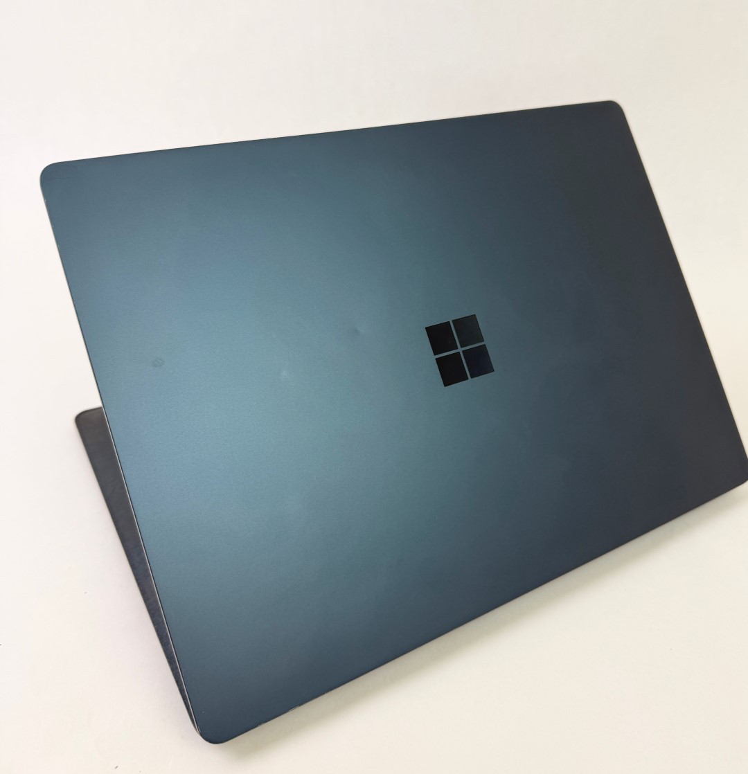 Microsoft Surface Laptop 2 1769 13.5″ NON-Touch i5-8250U 8GB 256GB W11H – Issues