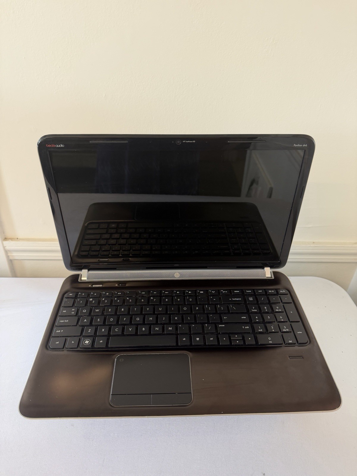 HP Pavillion dv6-6135dx Laptop – Good Screen – AMD A8-3500M – RAM 6 GB -Read Des