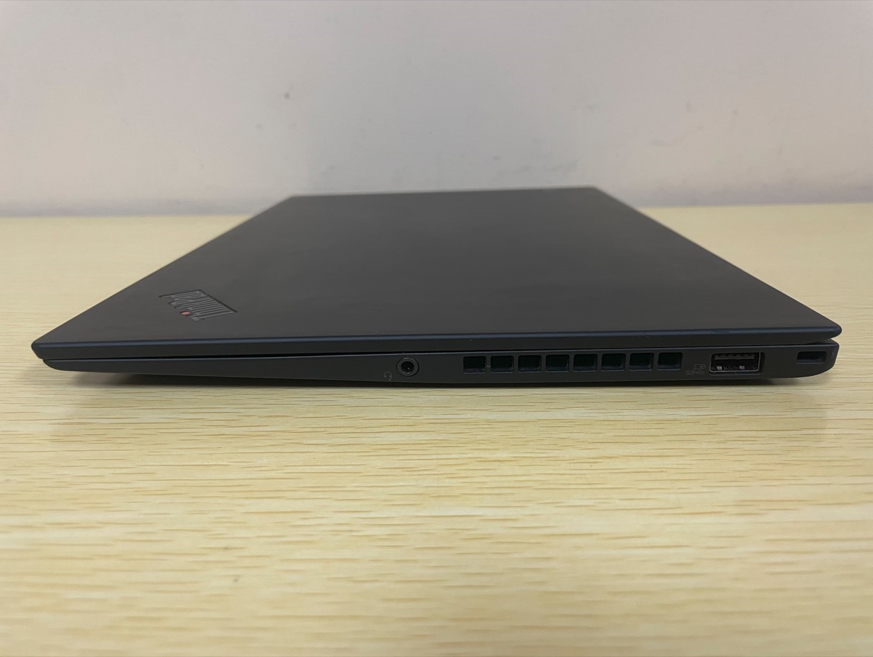 Lenovo ThinkPad X1 Carbon 6th i5-8350U 1.7GHz 256GB SSD 8GB Win 11 Pro w/ AC Ad