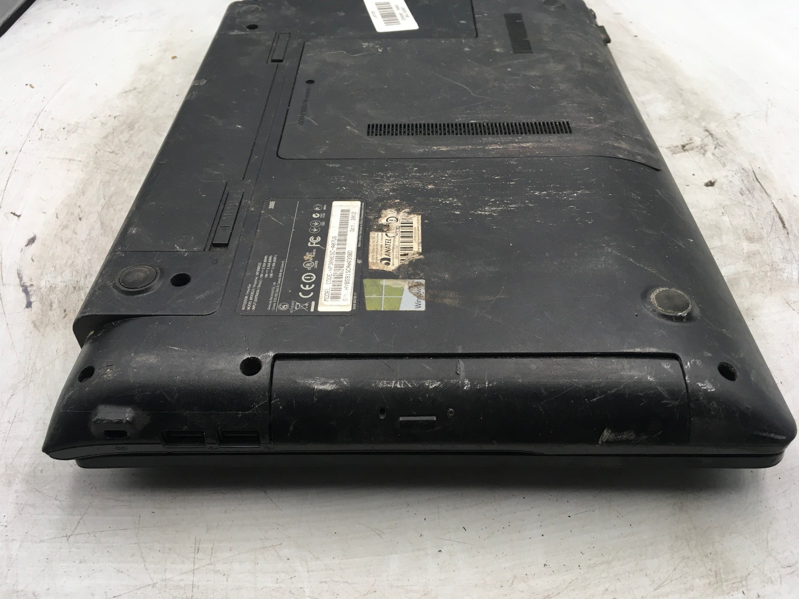SAMSUNG NP300E5C A07US – FOR PARTS – INTEL i3-2370M – 4GB RAM – READ DESCRIP -BB