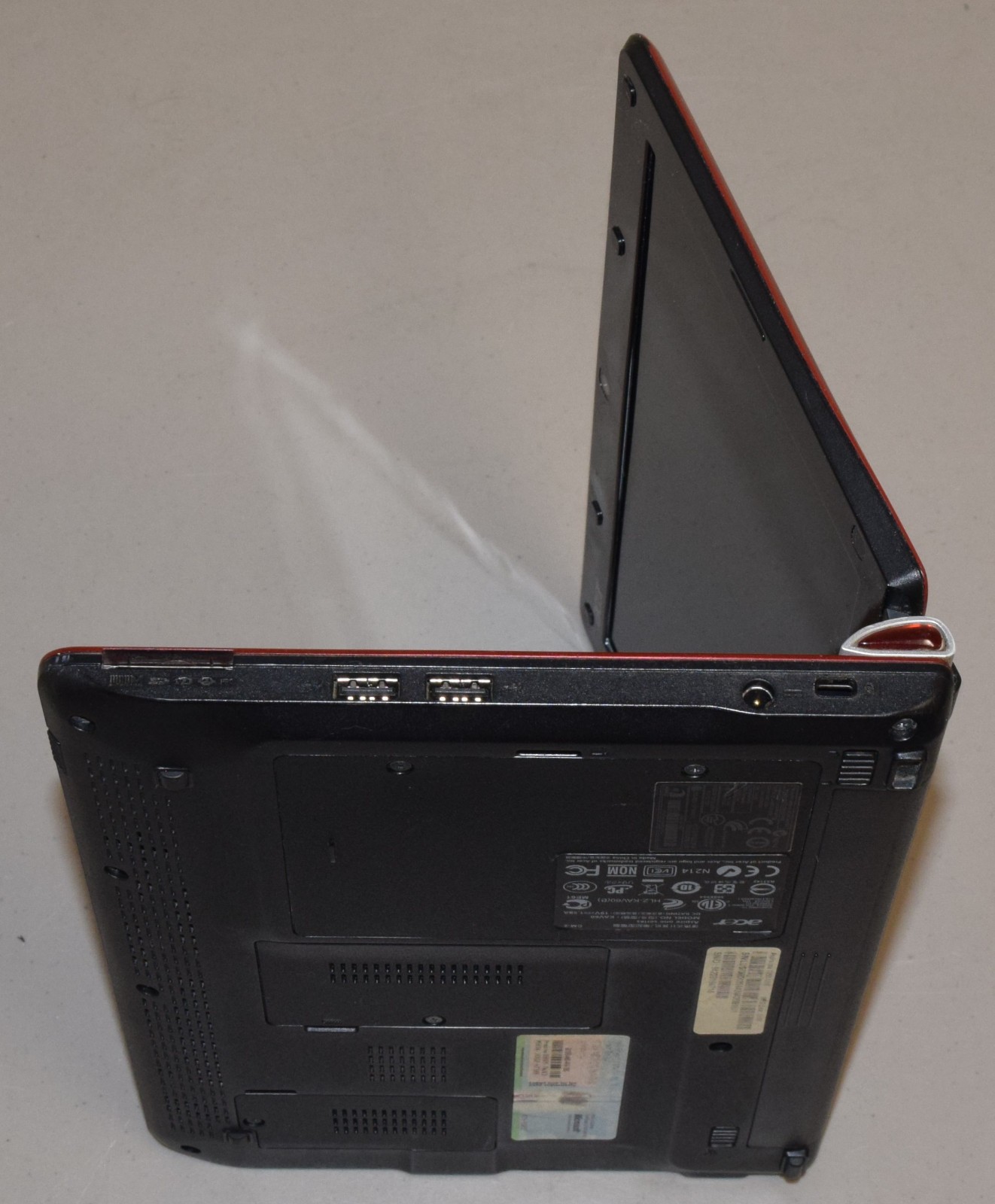 Acer Aspire One D250-1016 10.1″ Netbook Intel Atom N280 1.66Ghz 2GB DDR2 160GB