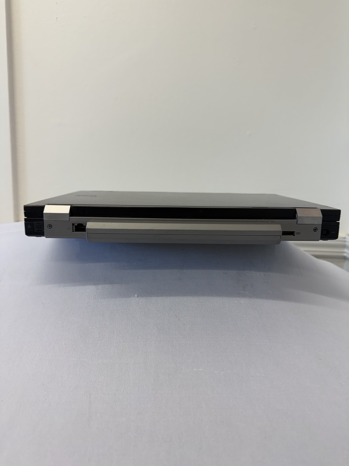 Dell Latitude E6500 Laptop – Good Screen – Intel Duo T9400 – Read Desc