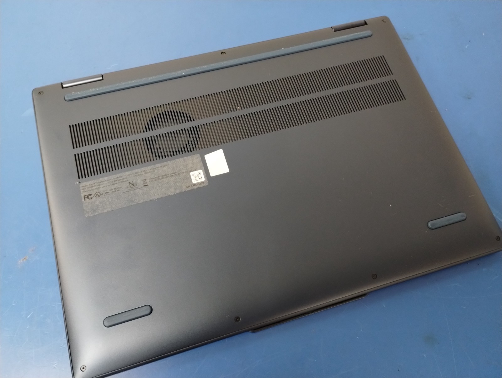 Lenovo IdeaPad 5 2-in-1 16AKP10, AMD Ryzen AI 7 350, 16 GB RAM, 1 TB NVMe SSD