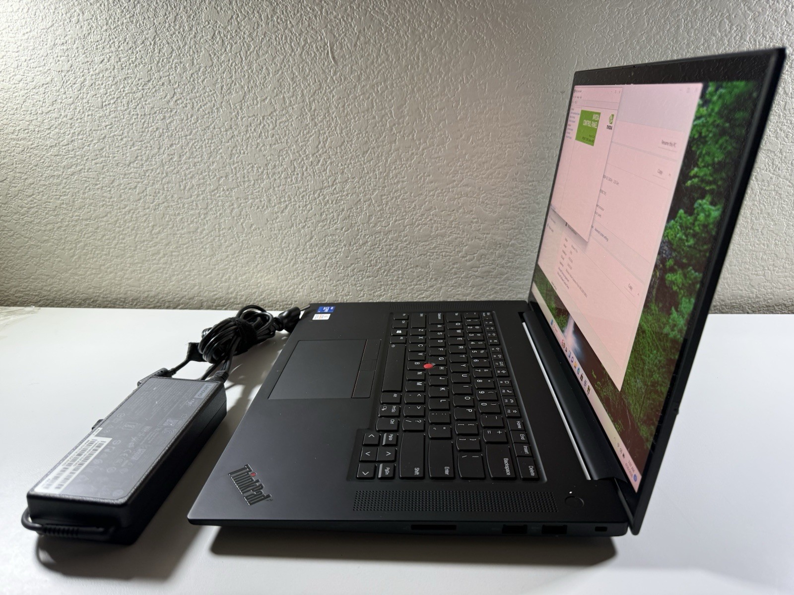 LENOVO THINKPAD P1 Gen 4 I7-11850H 512GB 16GB NVIDIA T1200 WIN11 4k TOUCH