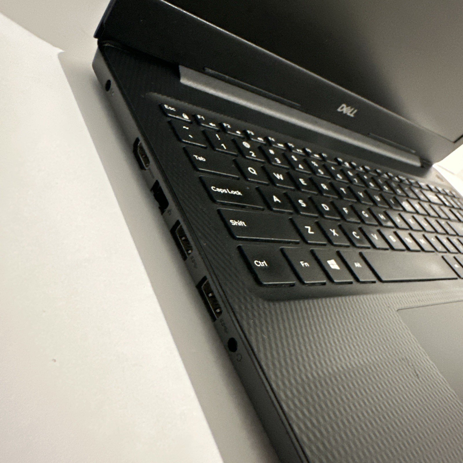 Dell Inspiron 3593 15.6″ (256GB SSD, Intel Core i5-1035G1, 8GB) Laptop Windows11