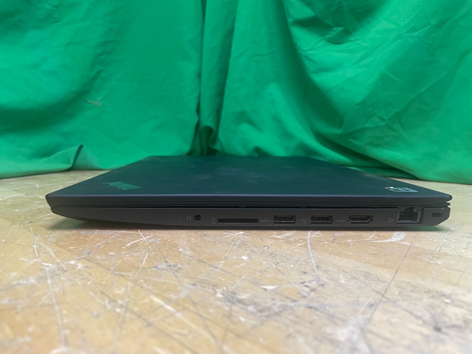 Lenovo Thinkpad T570 15″ Laptop Intel Core i5 – BAD LCD – PARTS/REPAIRS
