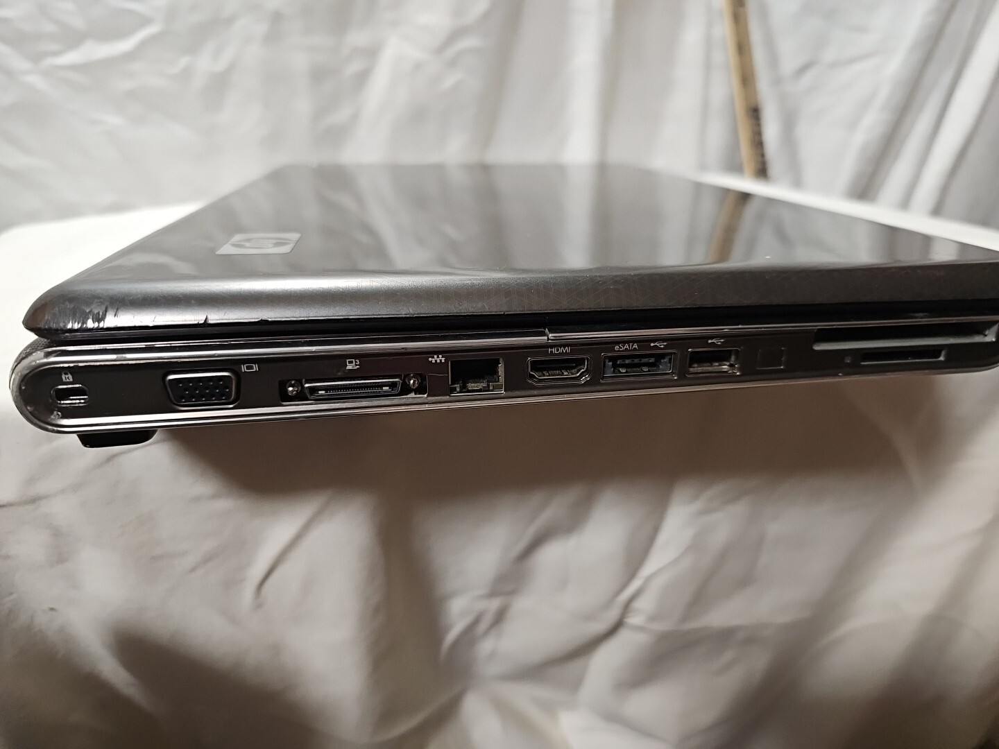 HP PAVILLION dv7-1260us. PARTS OR REPAIR. 17” SCREEN.