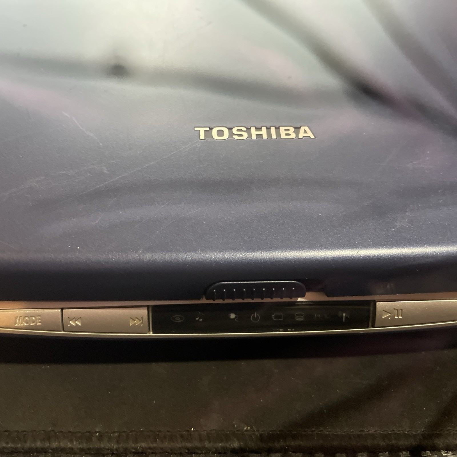 VINTAGE TOSHIBA SATELLITE PENTIUM 4 RARE, not tested