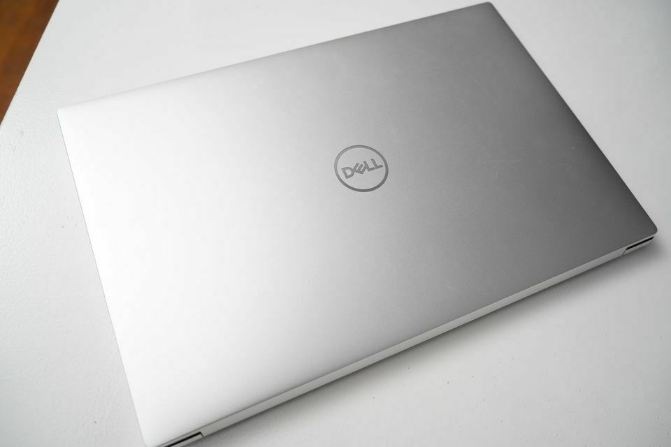 Dell XPS 15 9500 i7-10750H 1TB SSD 32GB DDR4 GTX 1650 TI 4K UHD WIN11 PRO