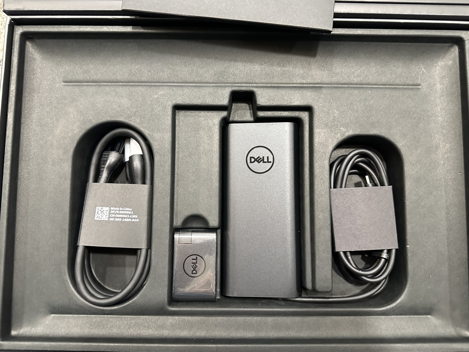 Dell XPS 15 9530 i7-13700H RTX 4070 32GB DDR5 512GB SSD Win11 FHD+ Box ShipsFast