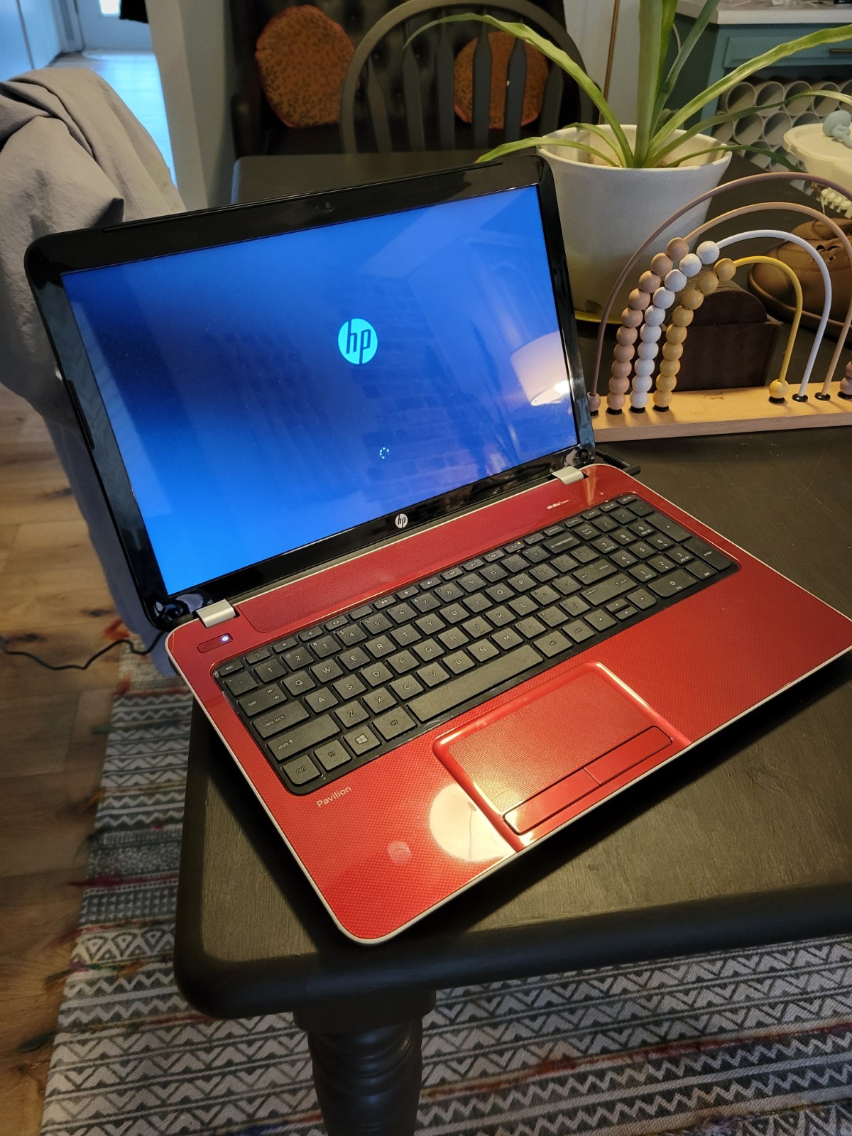 HP Pavilion Laptop Red 15.5″
