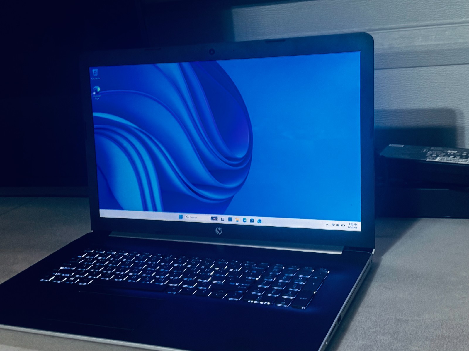 HP 17″ Laptop-Intel i7 7500U-8GB RAM-1TB HDD WIN 11-8GB RAM
