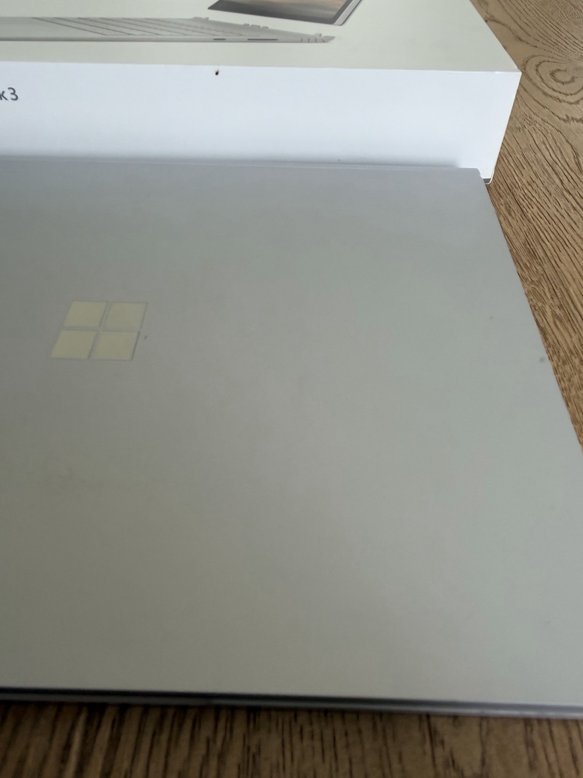 Microsoft Surface Book 3 13.5″ 10th Gen i5 1.2GHz 8GB-256GBSSD Windows 11 Pro