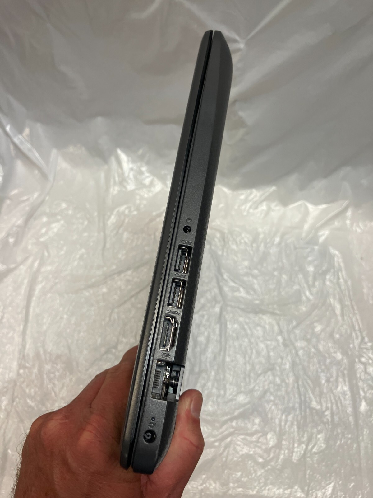 HP 250 G7 15.6″ Laptop | Intel Core i5-1035G7 | NO RAM | NO DRIVE FOR PARTS