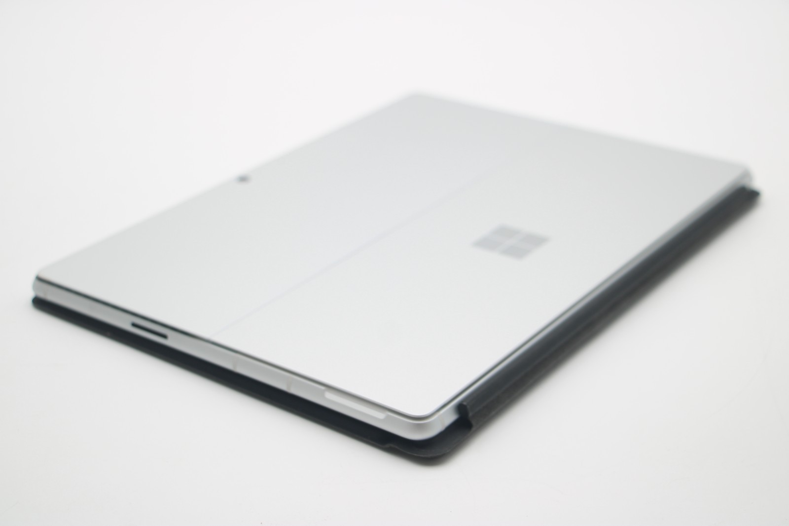 Microsoft Surface Pro 10 Cellular 5G *2.10GHz Ultra 5 / 16GB / 512GB SSD/97% BH*