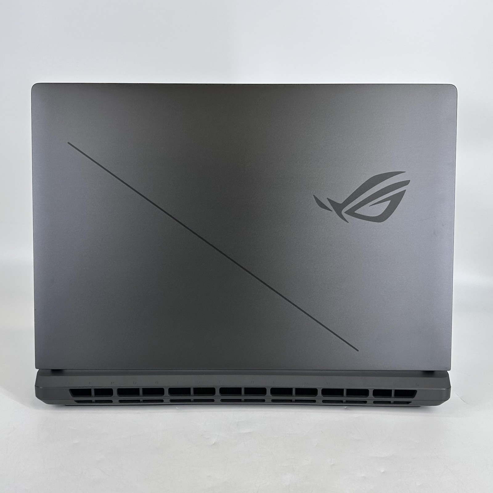 Asus ROG Strix G18 g815L 240Hz 2.7 GHz Ultra 9 275HX 32GB 2TB RTX 5070 Excellent